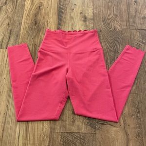 EUC Beach Riot PINK scalloped Leggings, Small